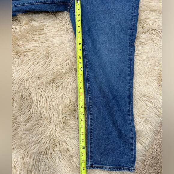 Levi's Wedgie Straight High Rise Cropped Jeans medium wash Size 32 - Picture 5 of 12